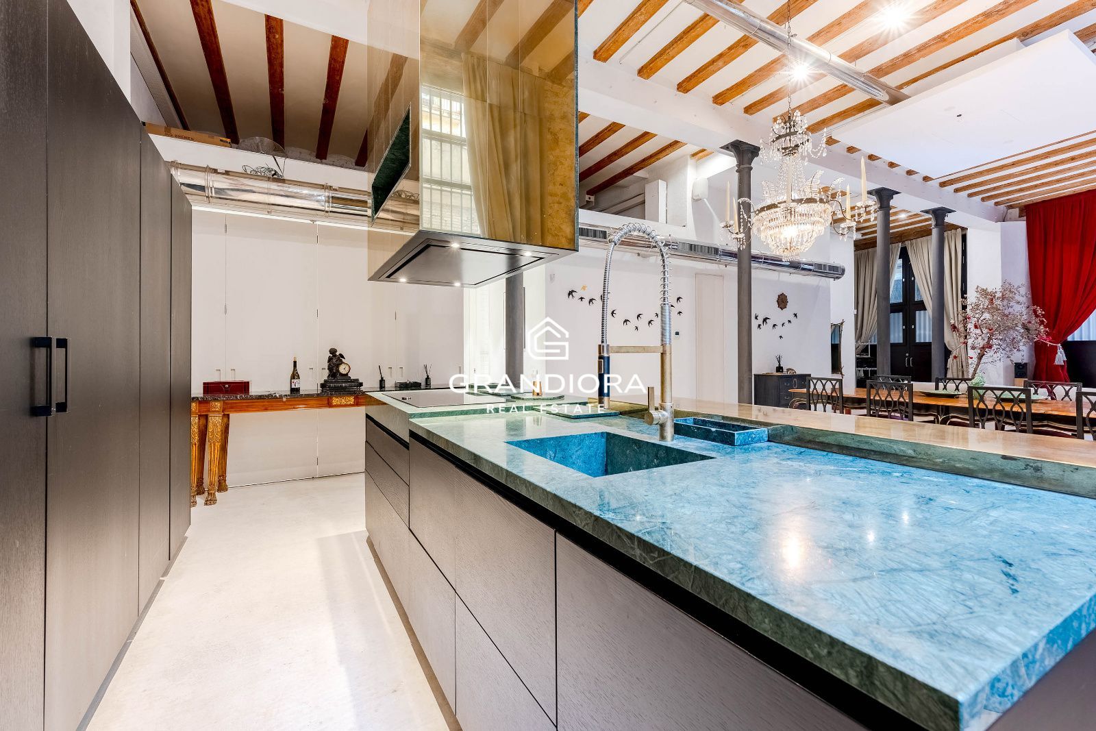 Exclusiva vivienda con historia en pleno Barrio Gótico de Barcelona - Imagen 7