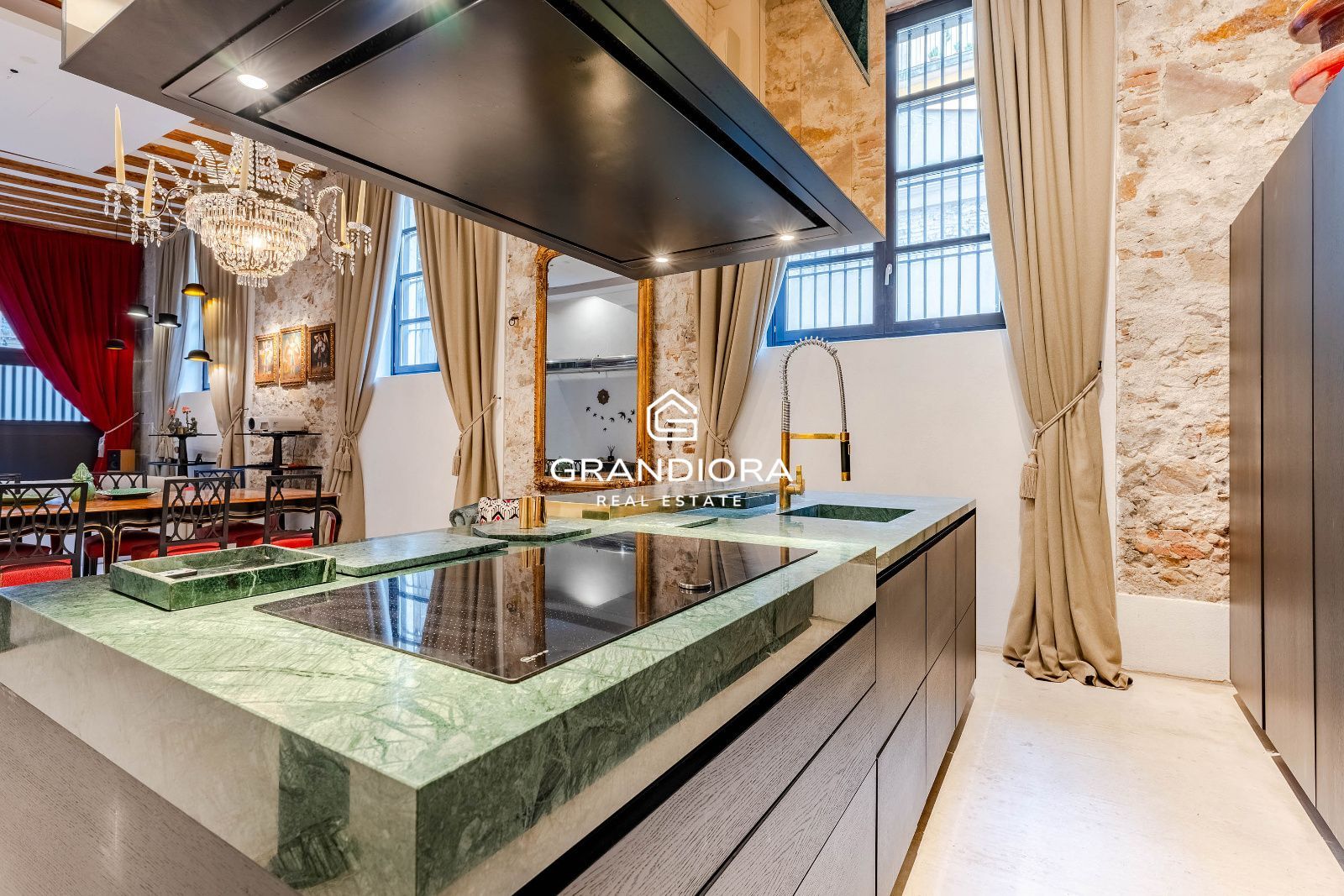 Exclusiva vivienda con historia en pleno Barrio Gótico de Barcelona - Imagen 8