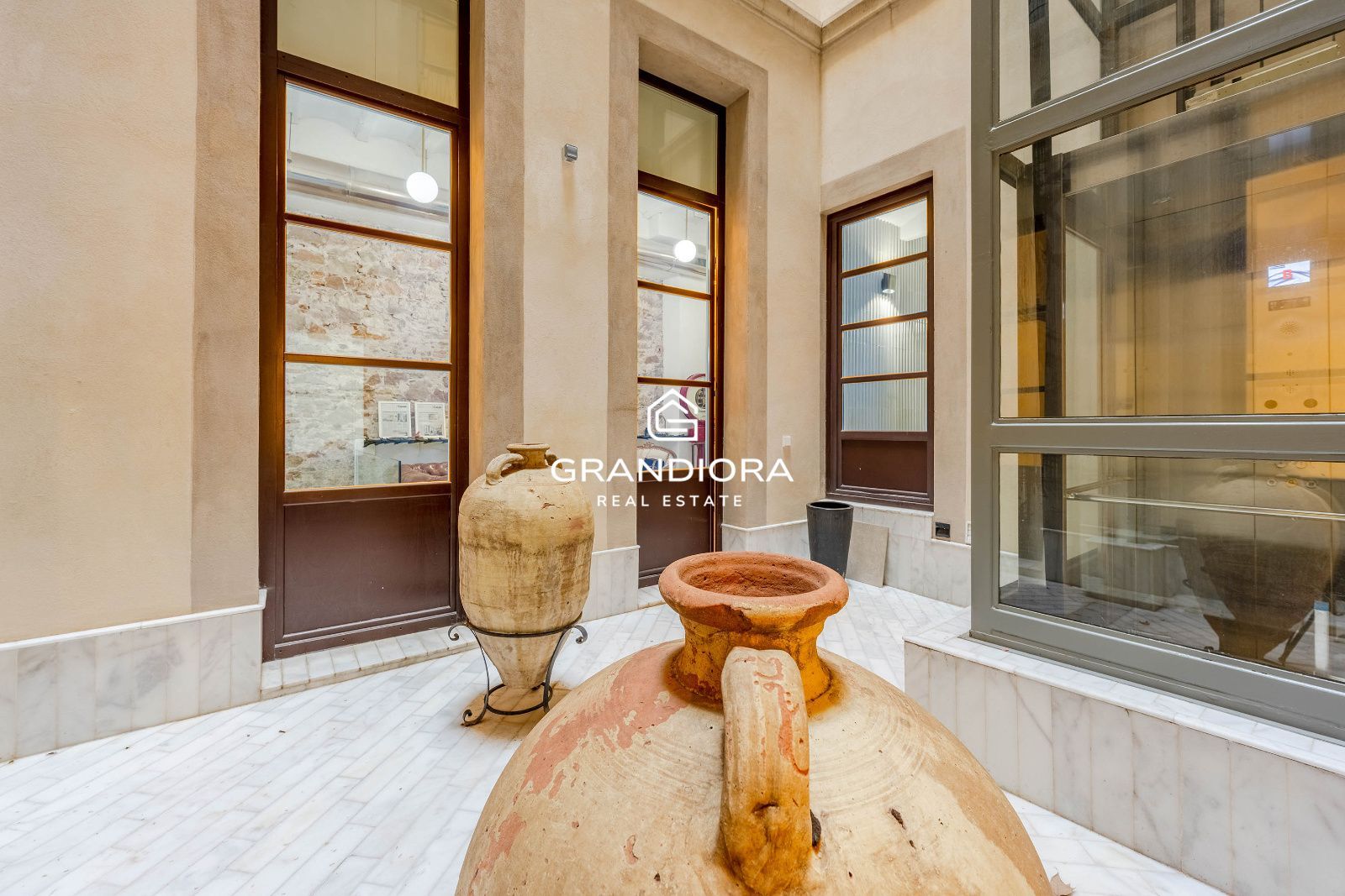 Exclusiva vivienda con historia en pleno Barrio Gótico de Barcelona - Imagen 15