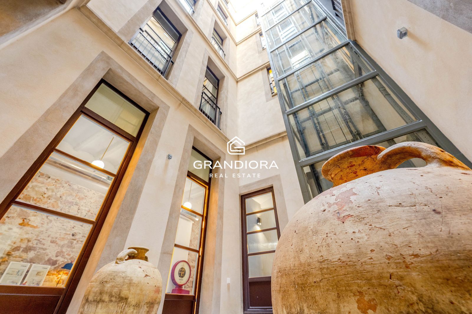 Exclusiva vivienda con historia en pleno Barrio Gótico de Barcelona - Imagen 18