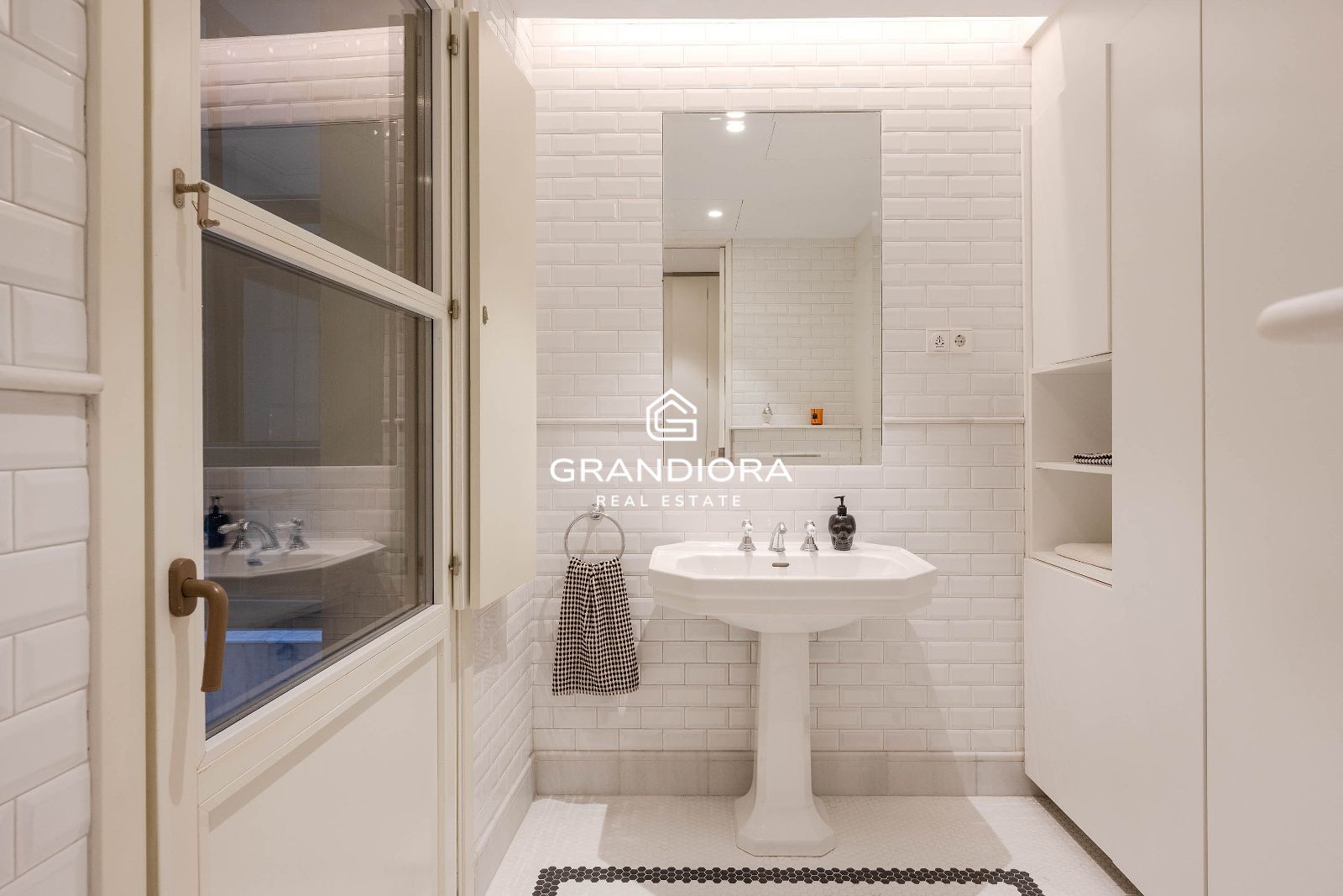 Exclusiva vivienda con historia en pleno Barrio Gótico de Barcelona - Imagen 20