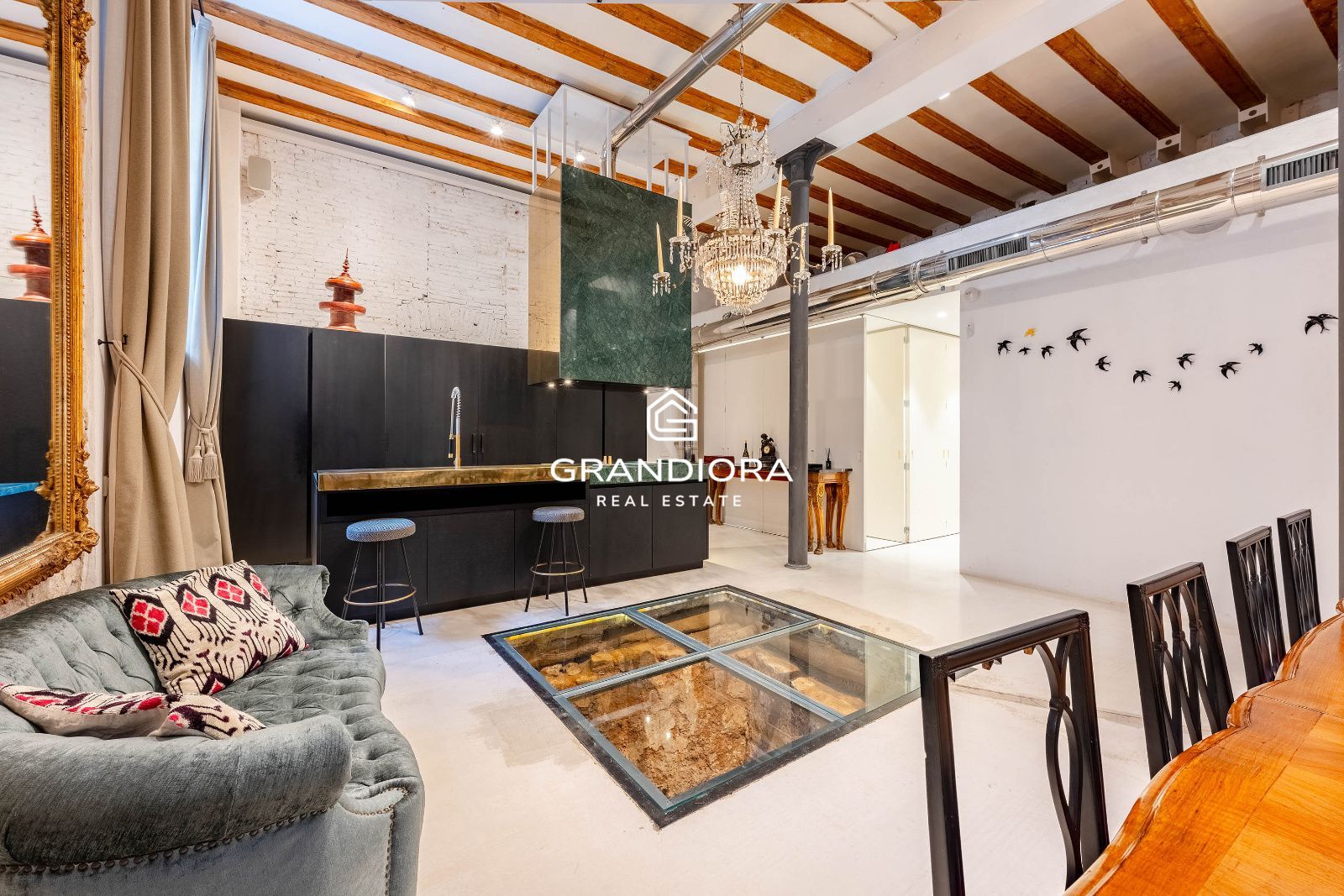 Exclusiva vivienda con historia en pleno Barrio Gótico de Barcelona - Imagen 11