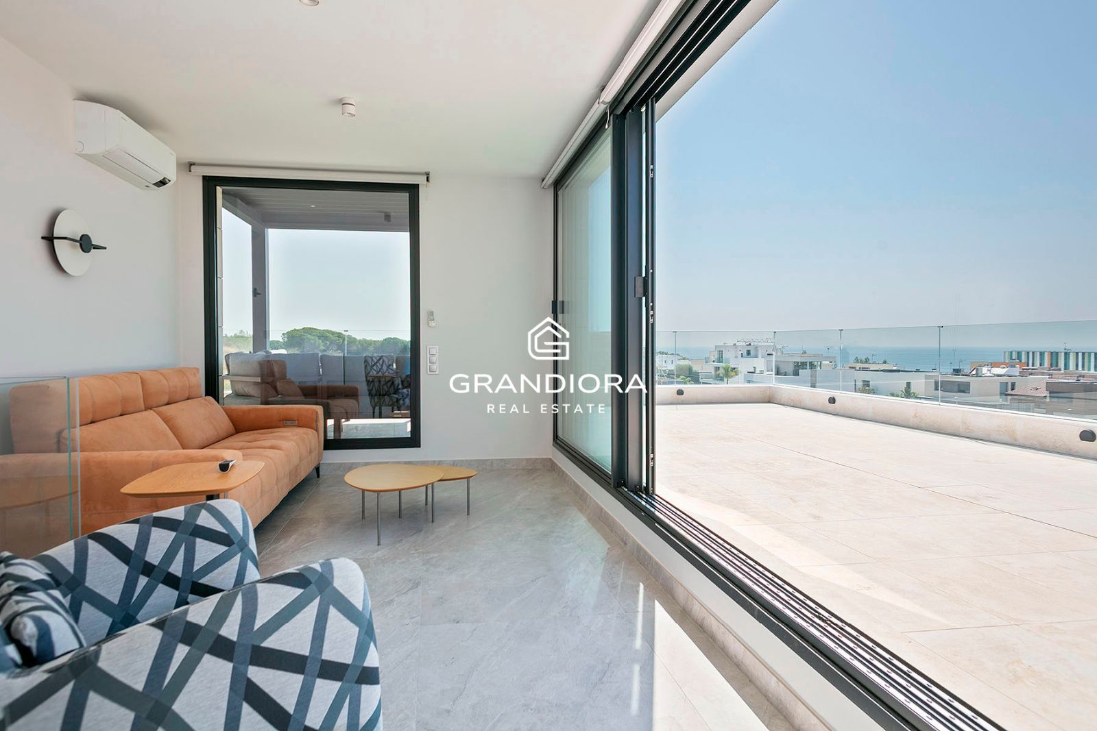 Lujoso chalet con vistas al mar en Montgat, a solo 15 minutos de Barcelona - Imagen 28