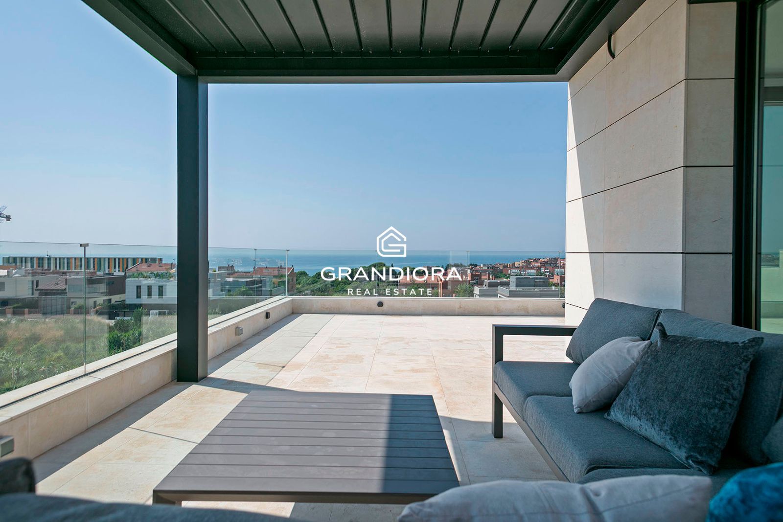 Lujoso chalet con vistas al mar en Montgat, a solo 15 minutos de Barcelona - Imagen 6