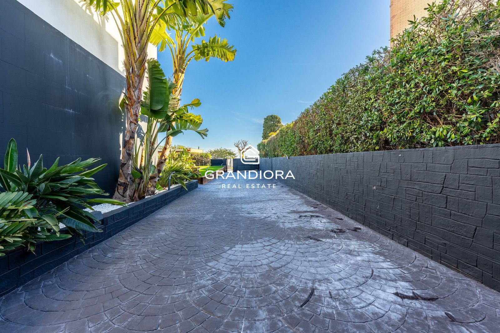 Vivienda de lujo con jardín y piscina, junto al Golf y con vistas al Mediterráneo - Imagen 48