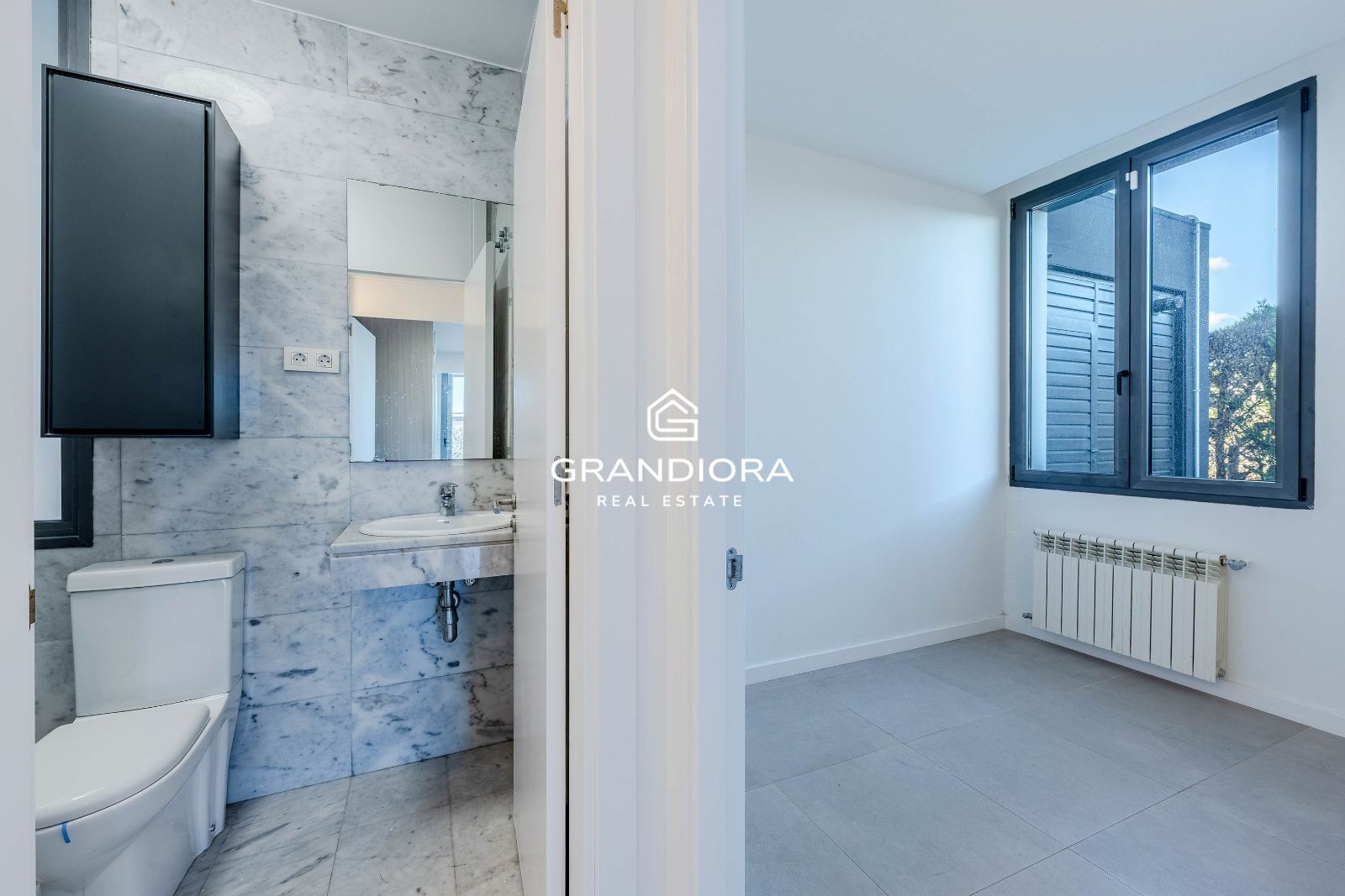 Vivienda de lujo con jardín y piscina, junto al Golf y con vistas al Mediterráneo - Imagen 20