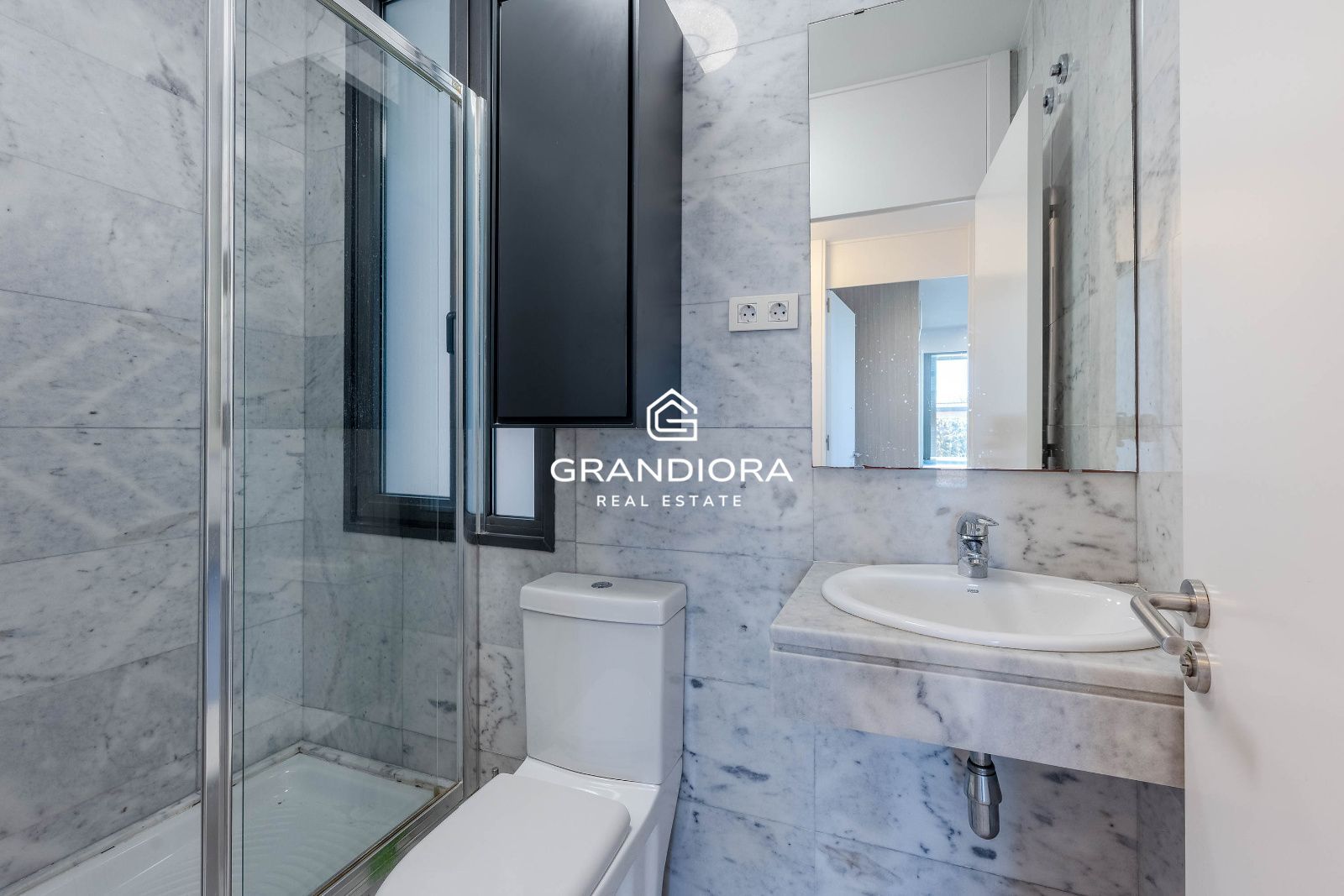 Vivienda de lujo con jardín y piscina, junto al Golf y con vistas al Mediterráneo - Imagen 21