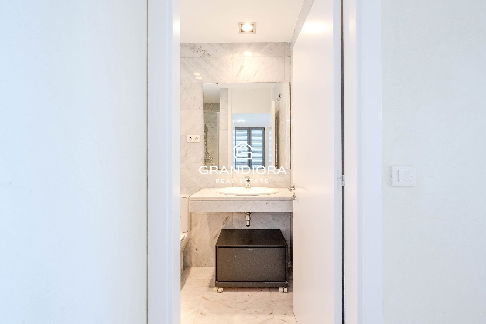 Vivienda de lujo con jardín y piscina, junto al Golf y con vistas al Mediterráneo - Imagen 25
