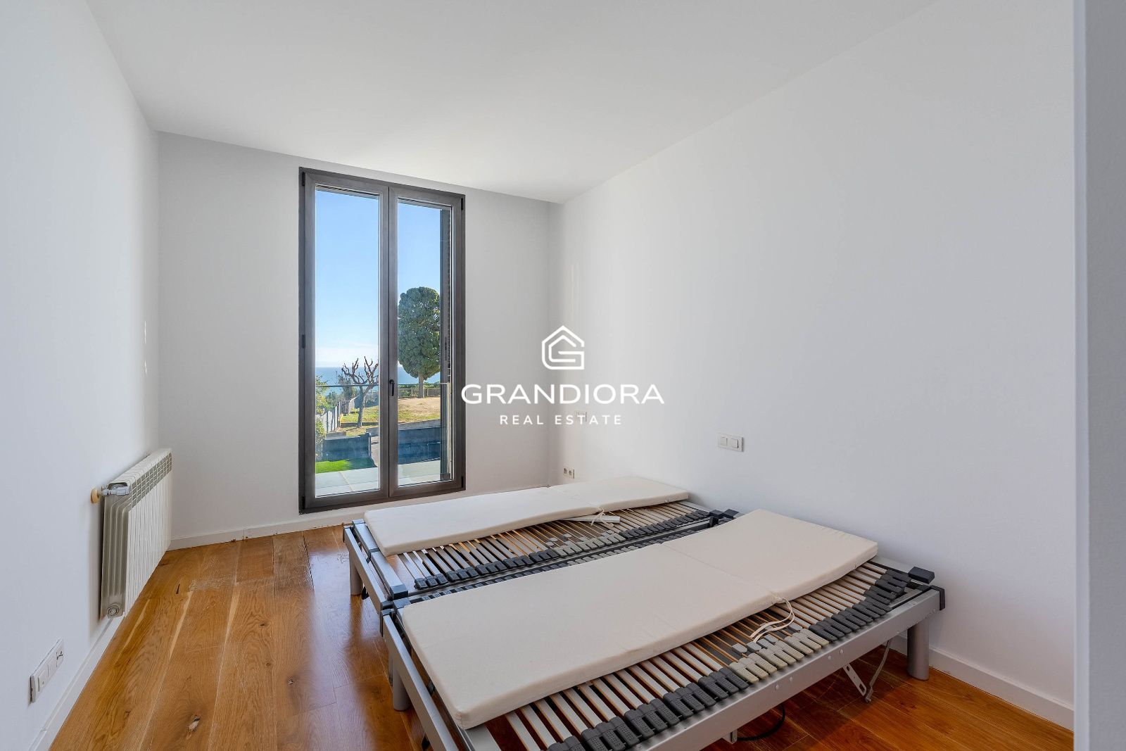Vivienda de lujo con jardín y piscina, junto al Golf y con vistas al Mediterráneo - Imagen 27