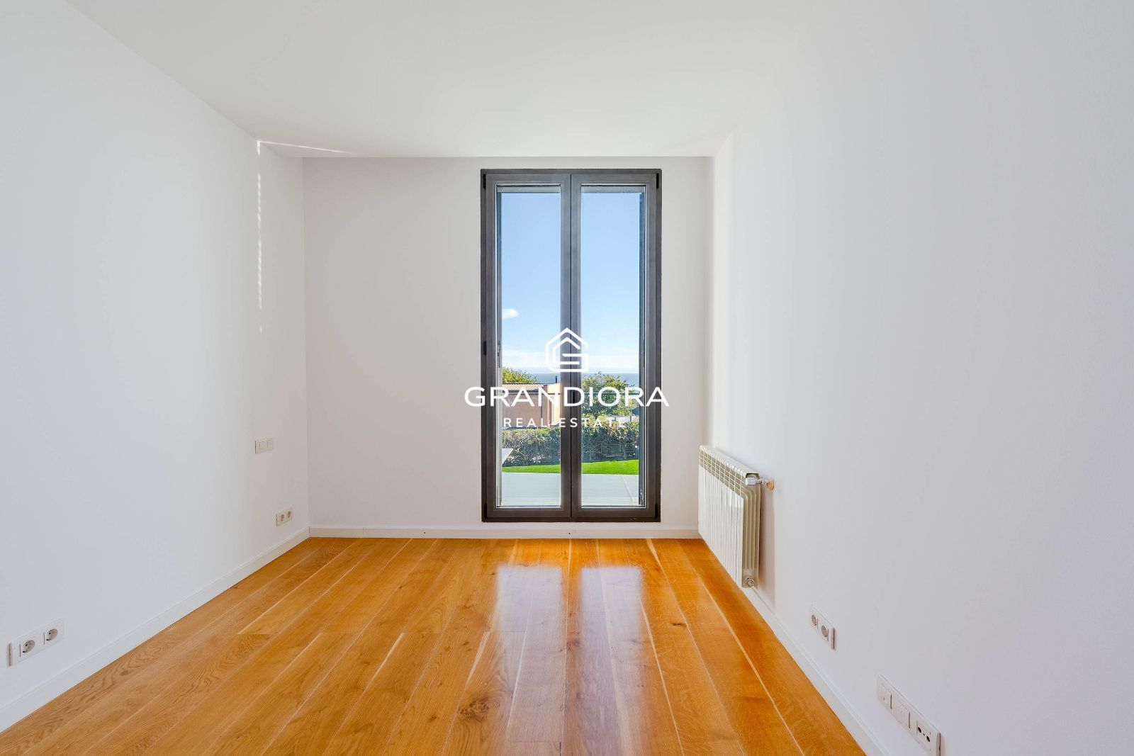 Vivienda de lujo con jardín y piscina, junto al Golf y con vistas al Mediterráneo - Imagen 29