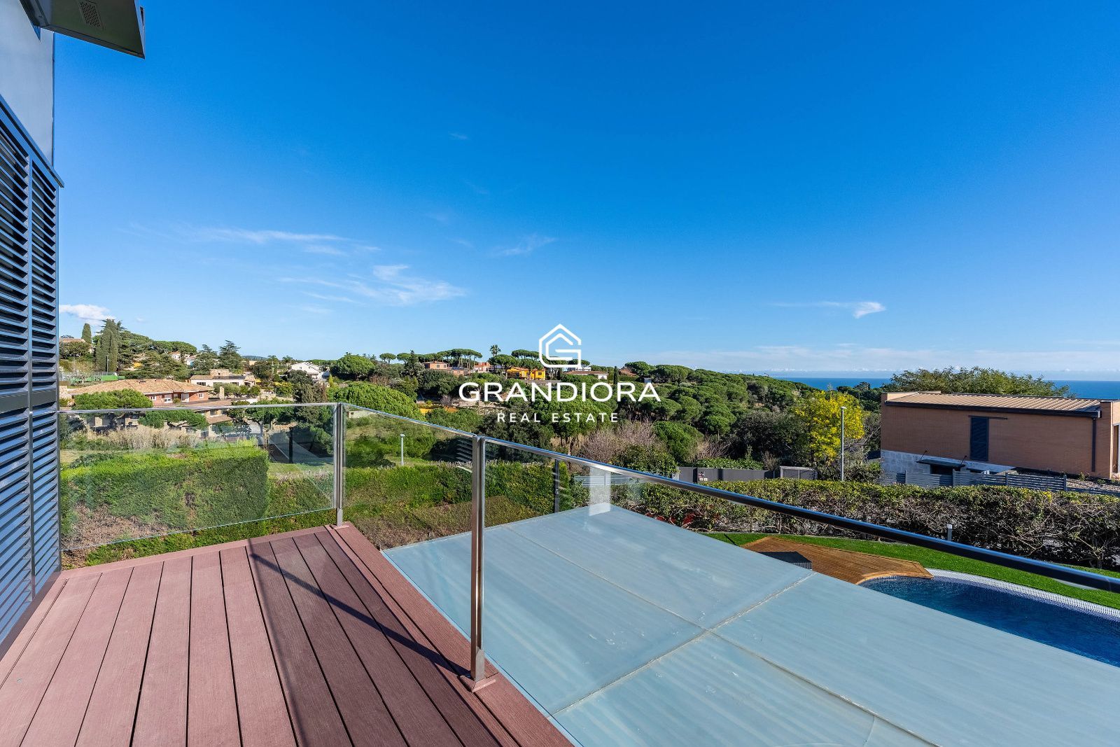 Vivienda de lujo con jardín y piscina, junto al Golf y con vistas al Mediterráneo - Imagen 42