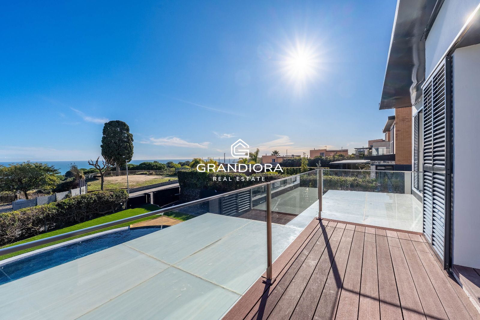 Vivienda de lujo con jardín y piscina, junto al Golf y con vistas al Mediterráneo - Imagen 41