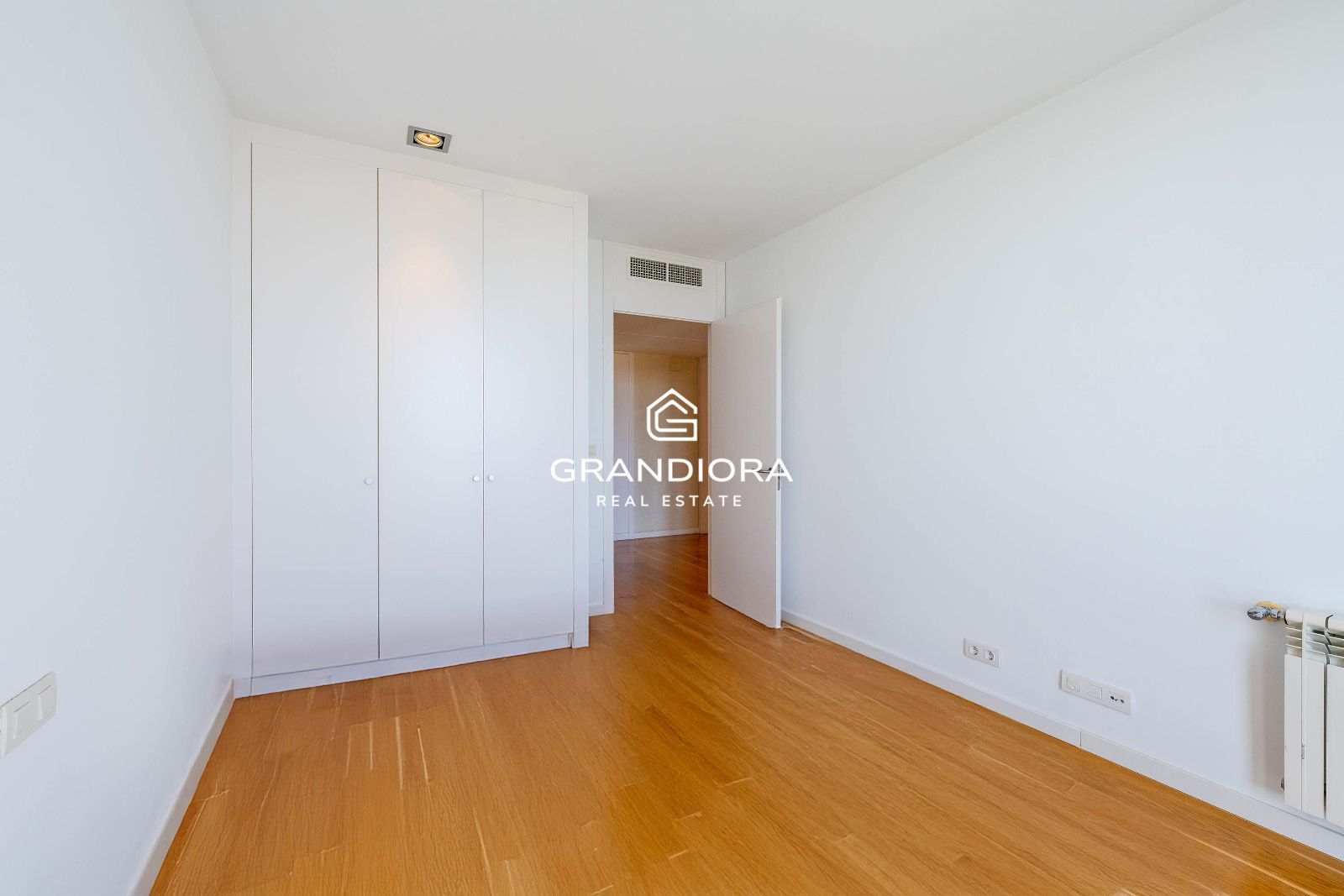 Vivienda de lujo con jardín y piscina, junto al Golf y con vistas al Mediterráneo - Imagen 39