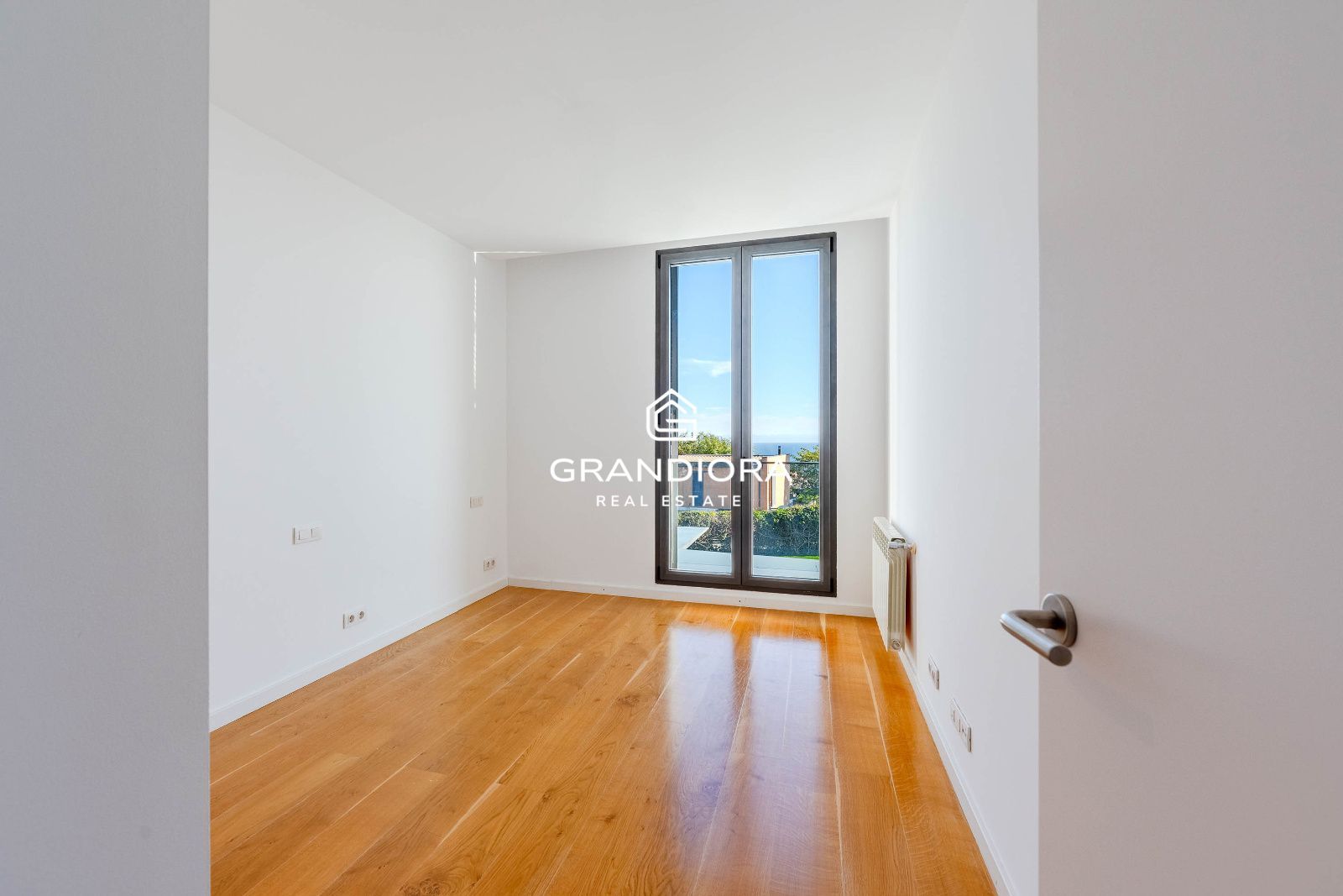 Vivienda de lujo con jardín y piscina, junto al Golf y con vistas al Mediterráneo - Imagen 40