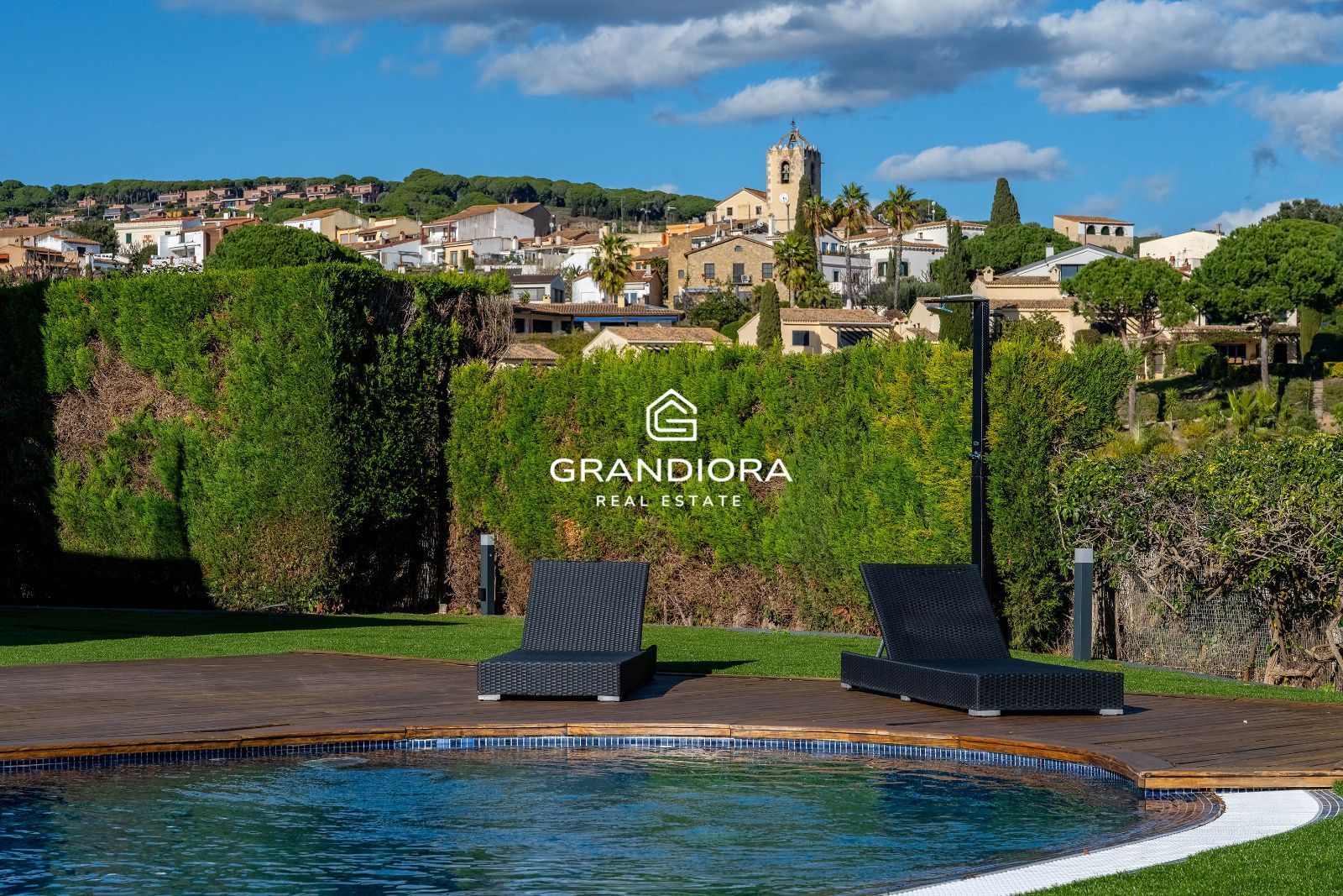 Vivienda de lujo con jardín y piscina, junto al Golf y con vistas al Mediterráneo - Imagen 8