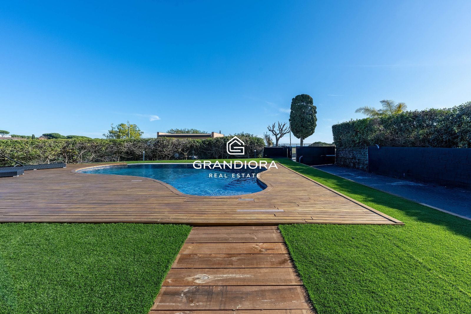 Vivienda de lujo con jardín y piscina, junto al Golf y con vistas al Mediterráneo - Imagen 46