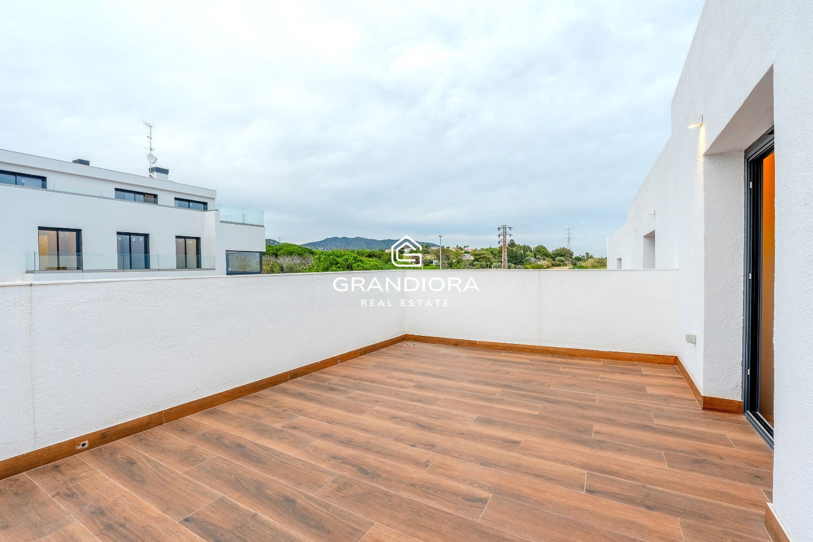 Vivienda de obra nueva en Montgat con vistas al mar y excelente conexión con Barcelona - Imagen 6