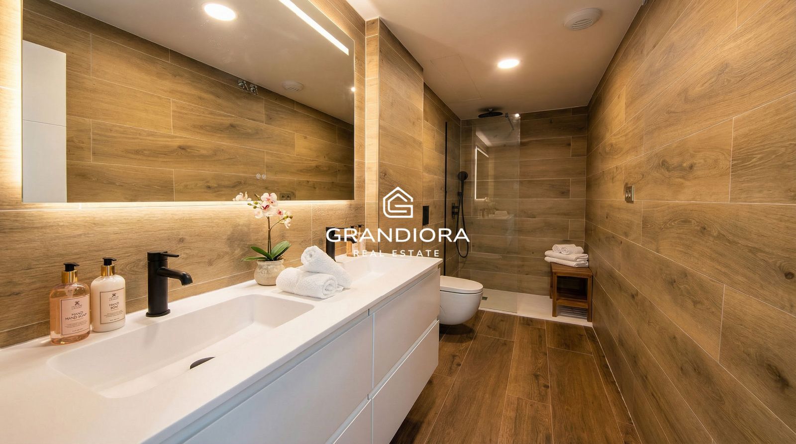 Villa de obra nueva con vistas al mar y piscina privada en una de las zonas más exclusivas de Montgat - Imagen 12