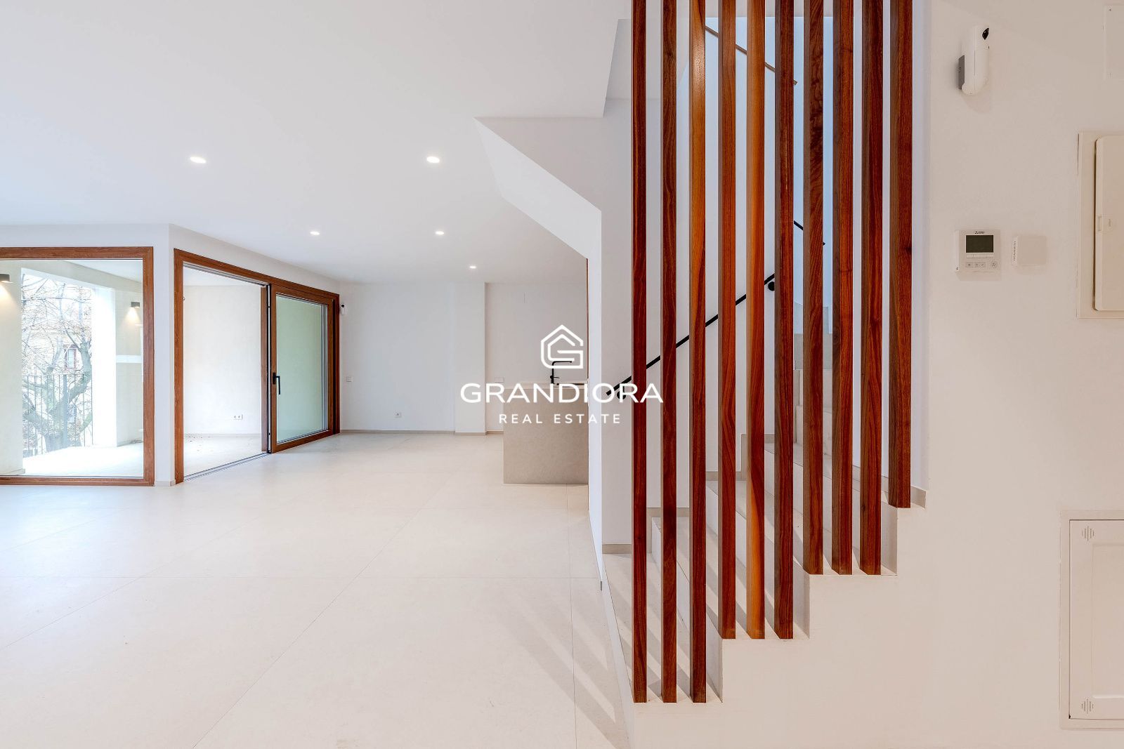 Ático exclusivo con gran terraza y entrega inmediata en Sant Cugat - Imagen 3