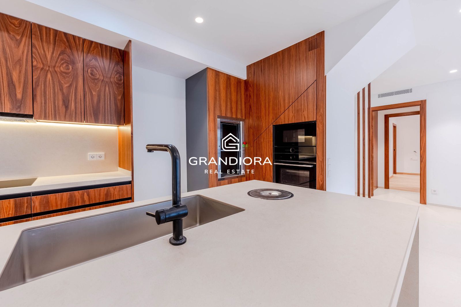 Ático exclusivo con gran terraza y entrega inmediata en Sant Cugat - Imagen 12