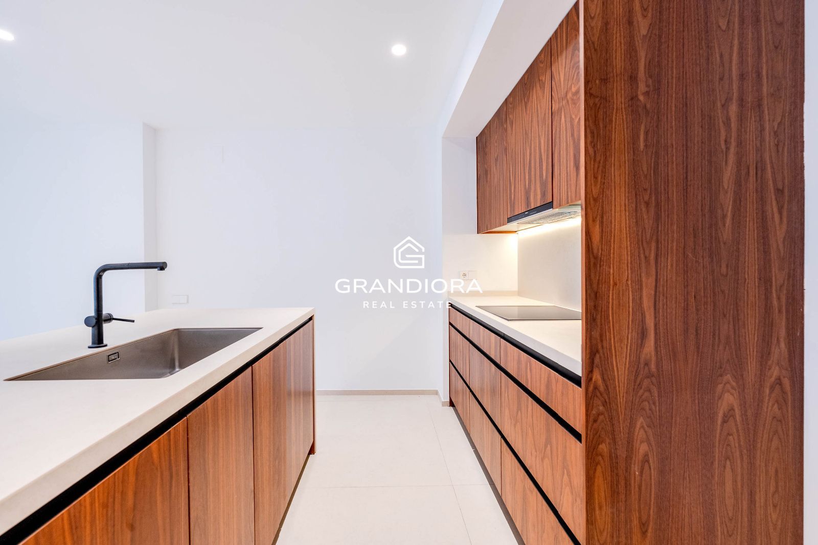 Ático exclusivo con gran terraza y entrega inmediata en Sant Cugat - Imagen 13