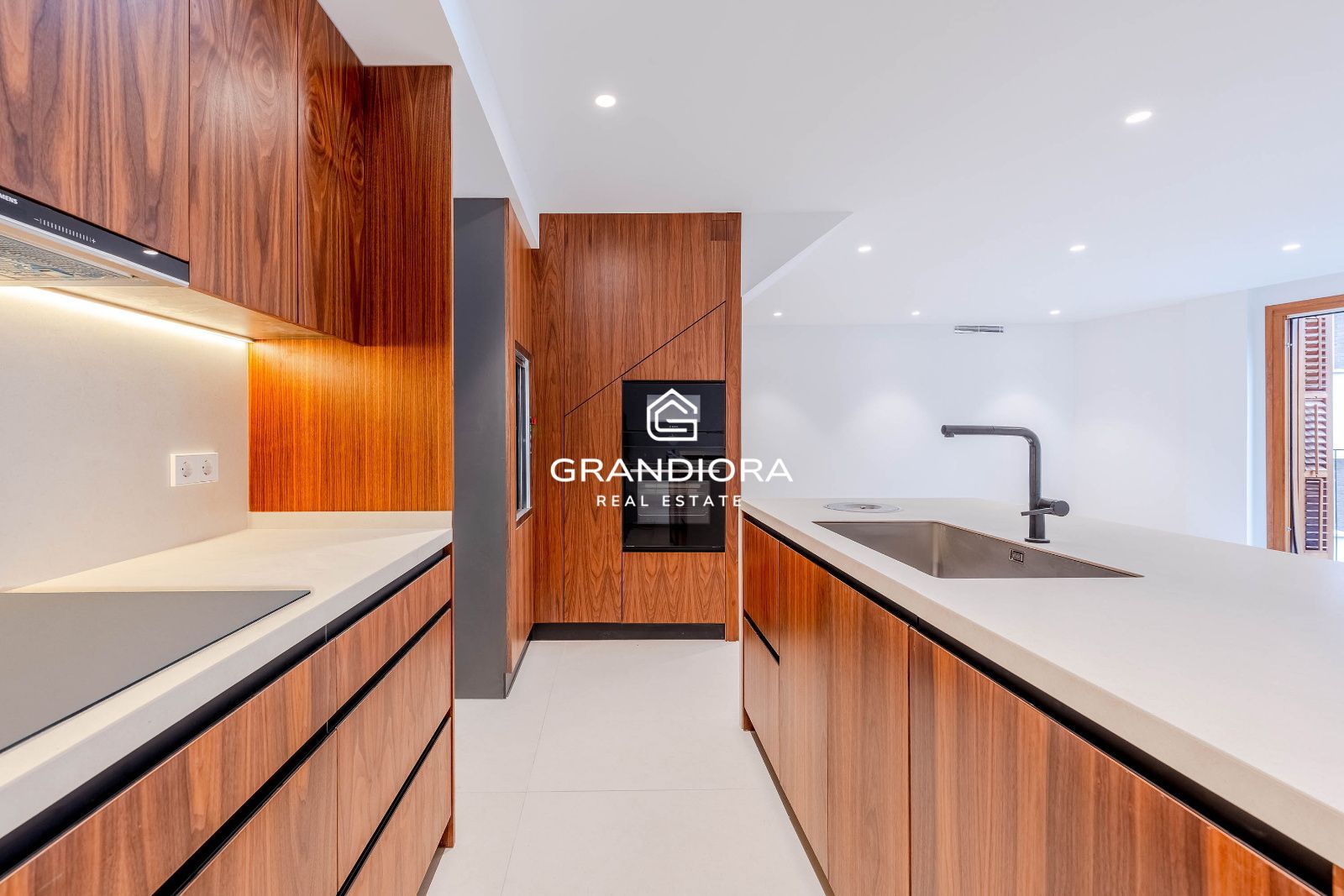Ático exclusivo con gran terraza y entrega inmediata en Sant Cugat - Imagen 16