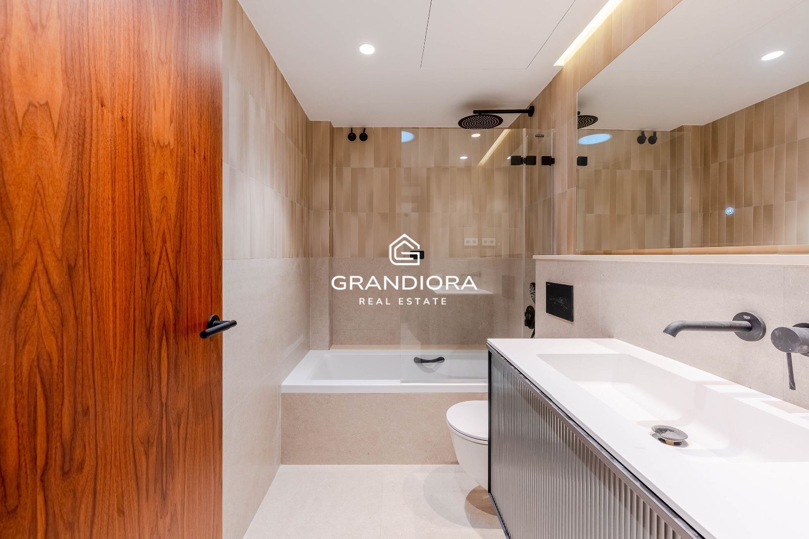 Ático exclusivo con gran terraza y entrega inmediata en Sant Cugat - Imagen 34