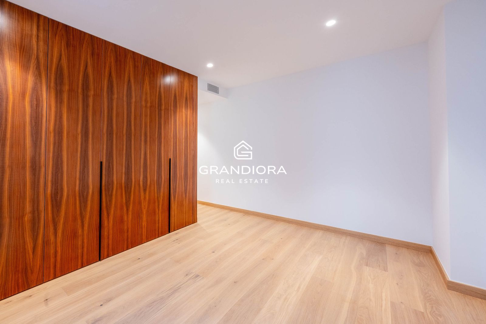 Ático exclusivo con gran terraza y entrega inmediata en Sant Cugat - Imagen 18