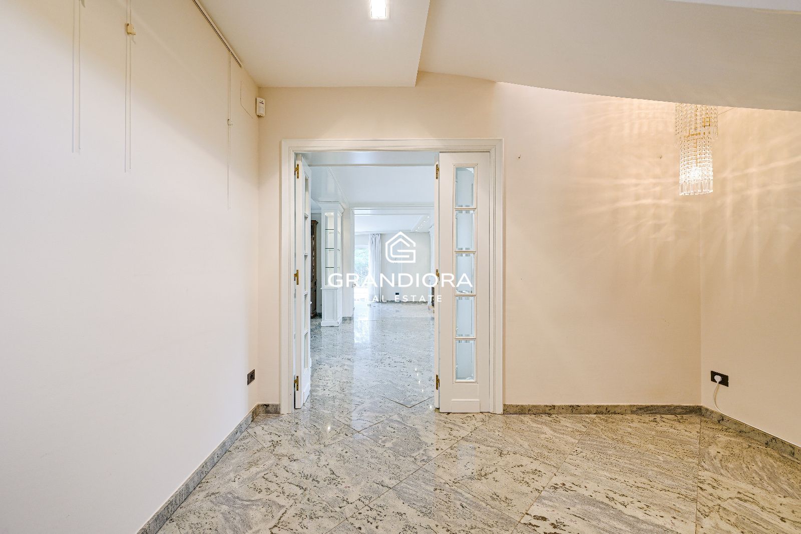 Preciosa villa en Premia de Dalt con vistas al mar - Imagen 9