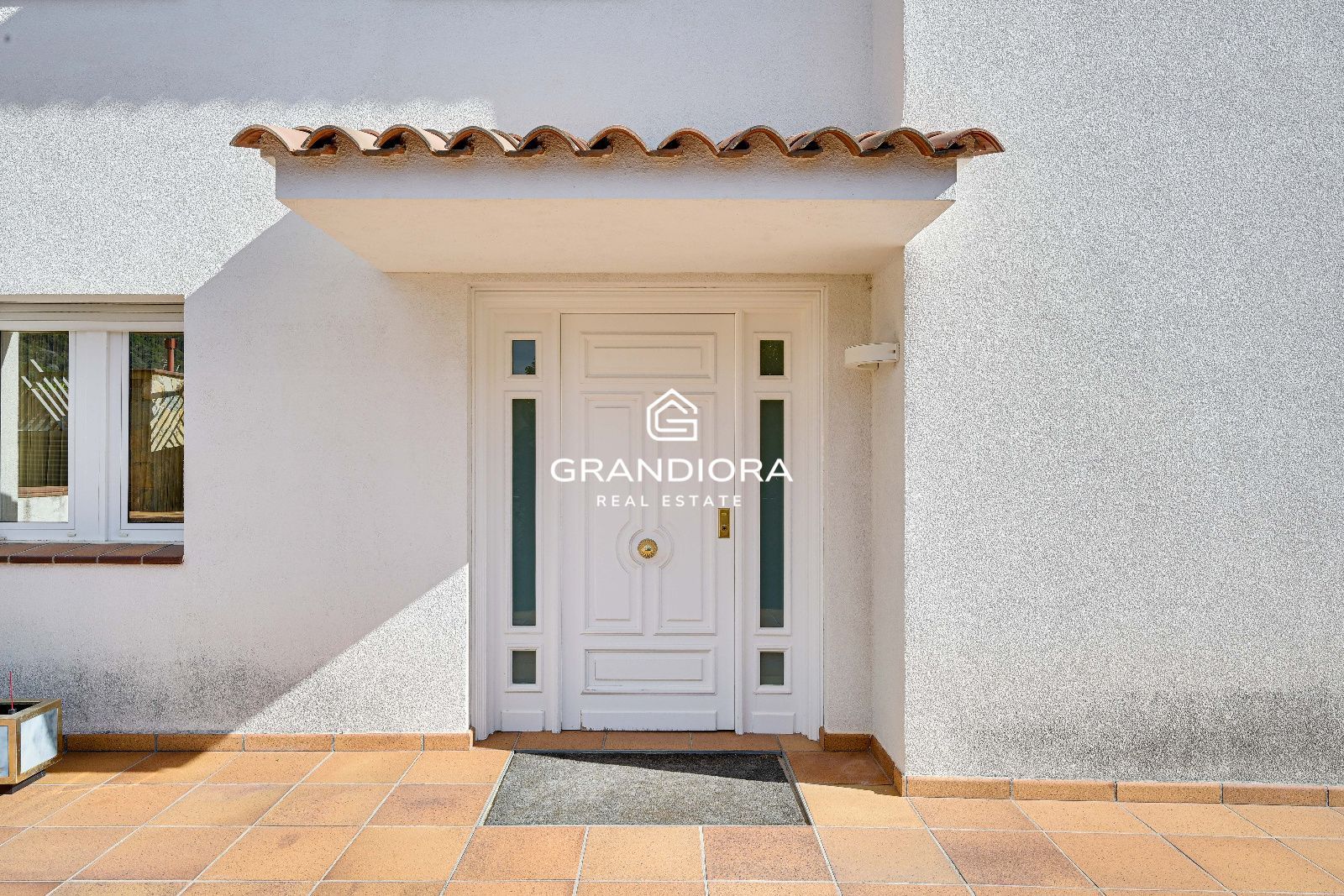 Preciosa villa en Premia de Dalt con vistas al mar - Imagen 5