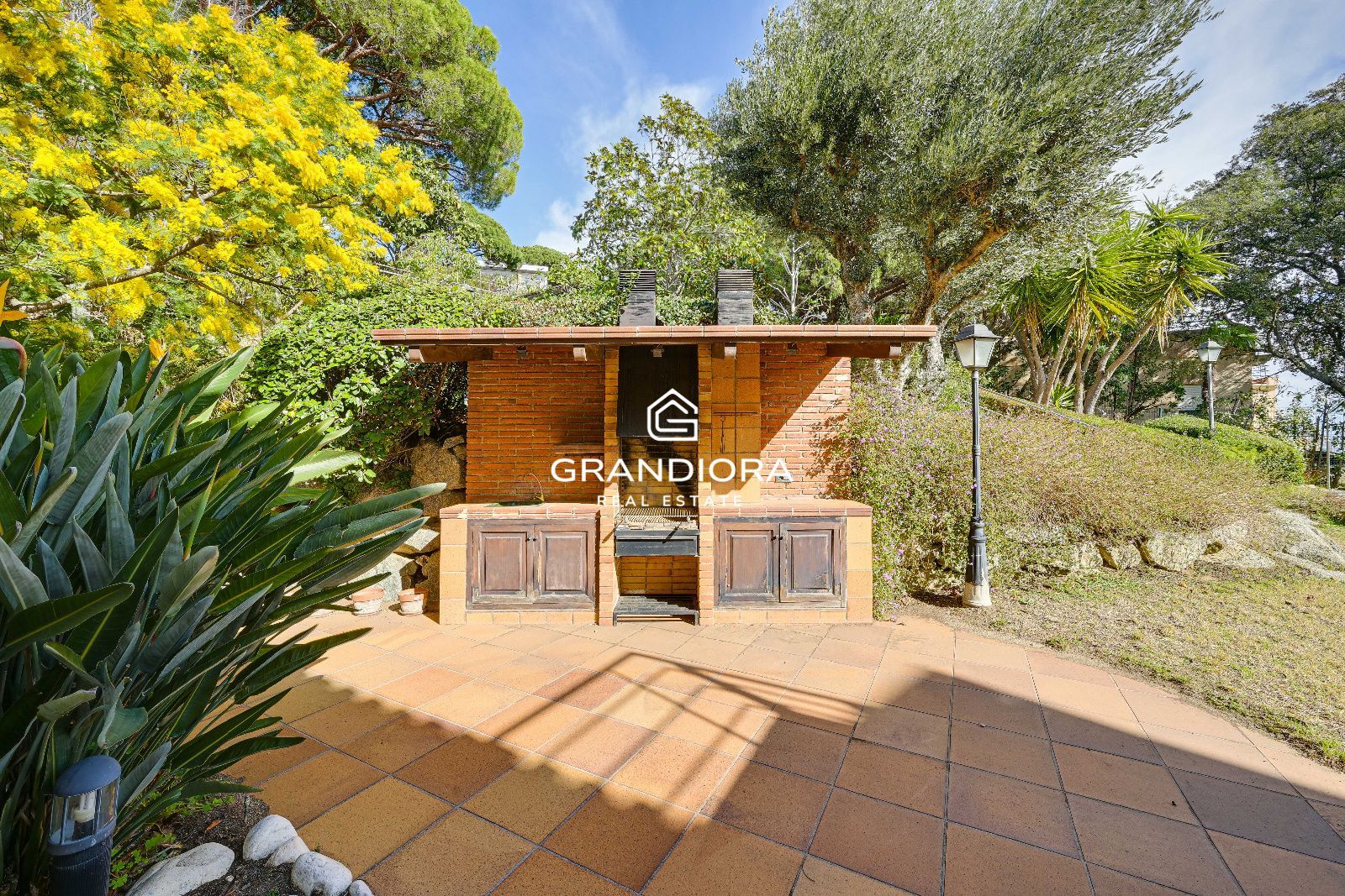 Preciosa villa en Premia de Dalt con vistas al mar - Imagen 55