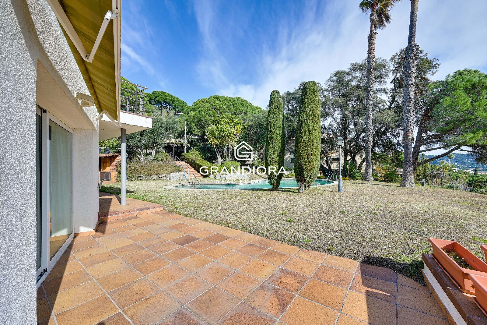 Preciosa villa en Premia de Dalt con vistas al mar - Imagen 57