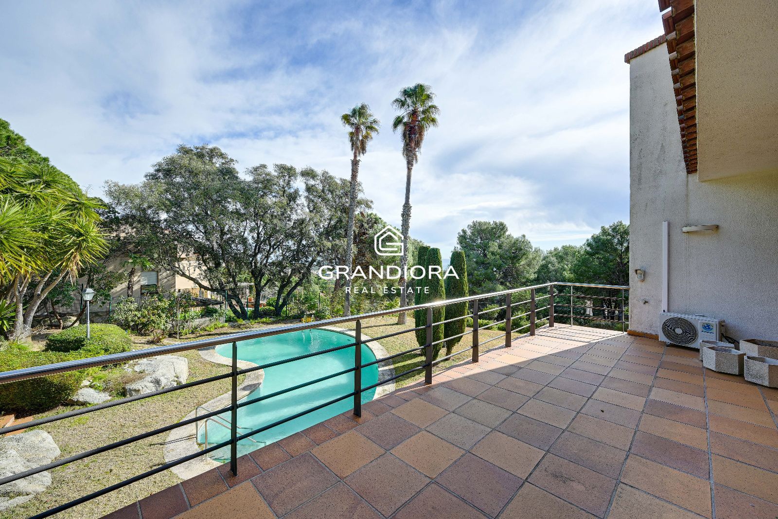 Preciosa villa en Premia de Dalt con vistas al mar - Imagen 58