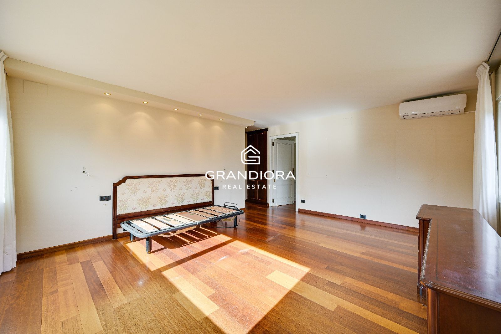 Preciosa villa en Premia de Dalt con vistas al mar - Imagen 30