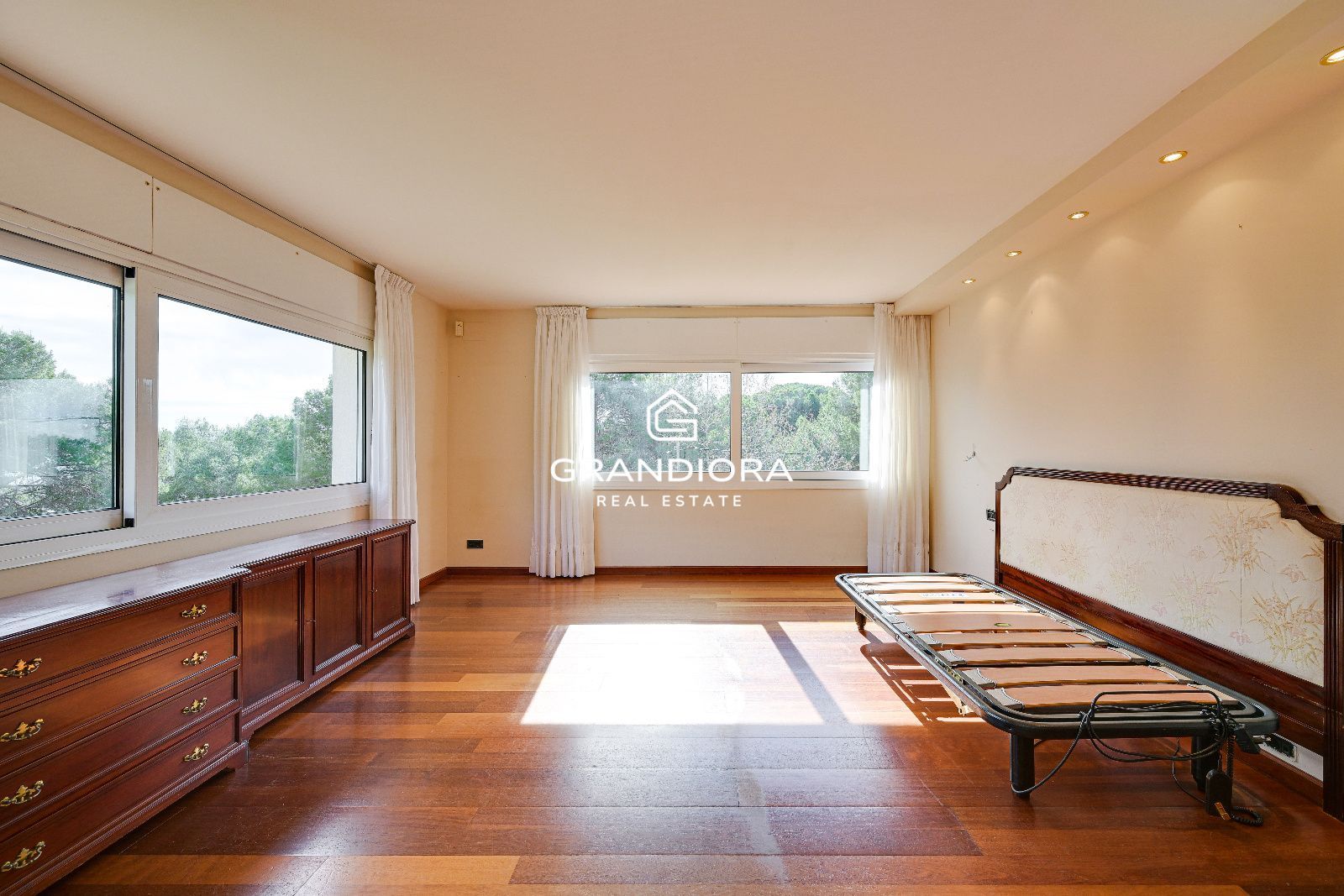 Preciosa villa en Premia de Dalt con vistas al mar - Imagen 31