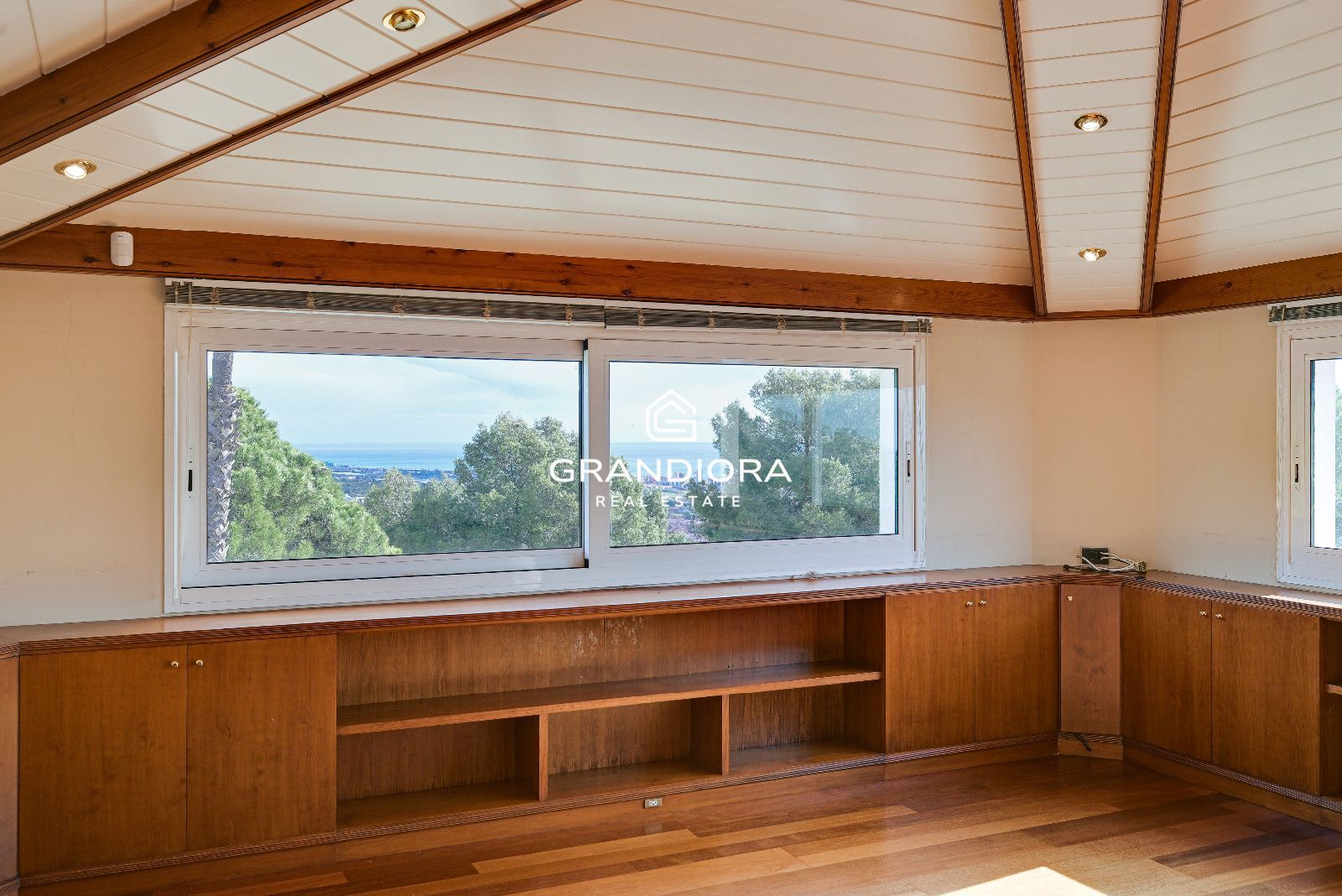 Preciosa villa en Premia de Dalt con vistas al mar - Imagen 52