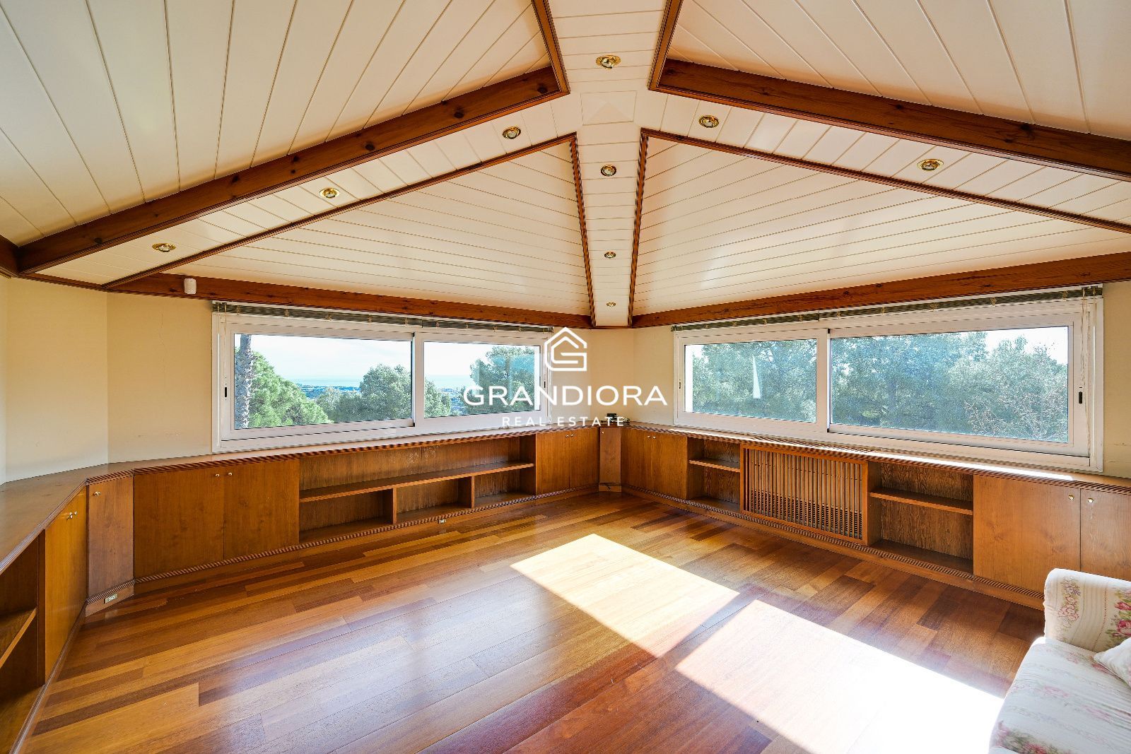 Preciosa villa en Premia de Dalt con vistas al mar - Imagen 53