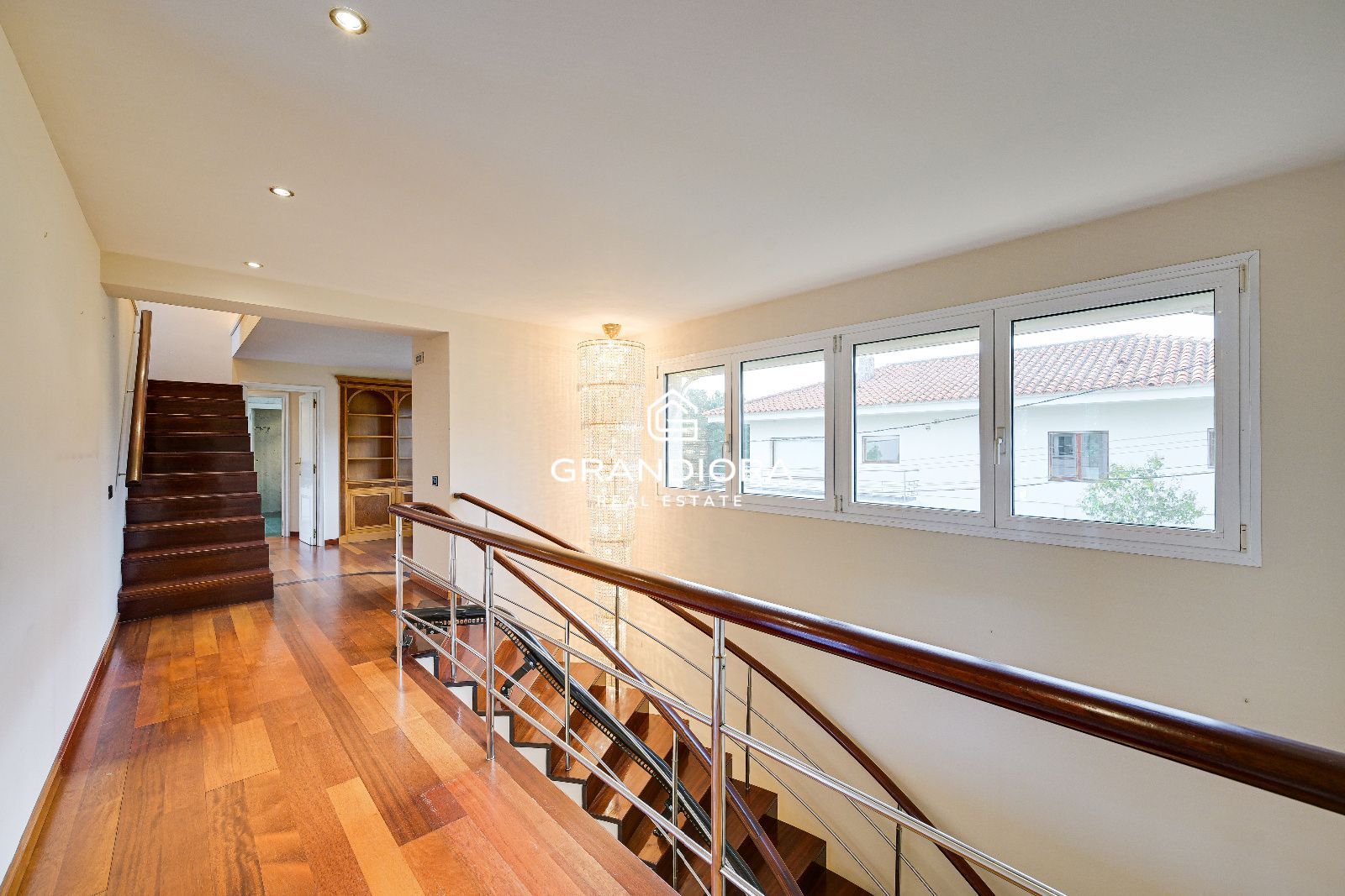 Preciosa villa en Premia de Dalt con vistas al mar - Imagen 49