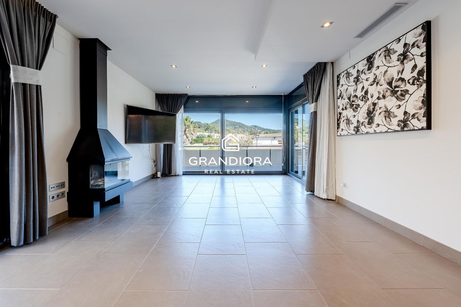 Su nuevo hogar familiar frente al golf de Vallromanes - Imagen 3