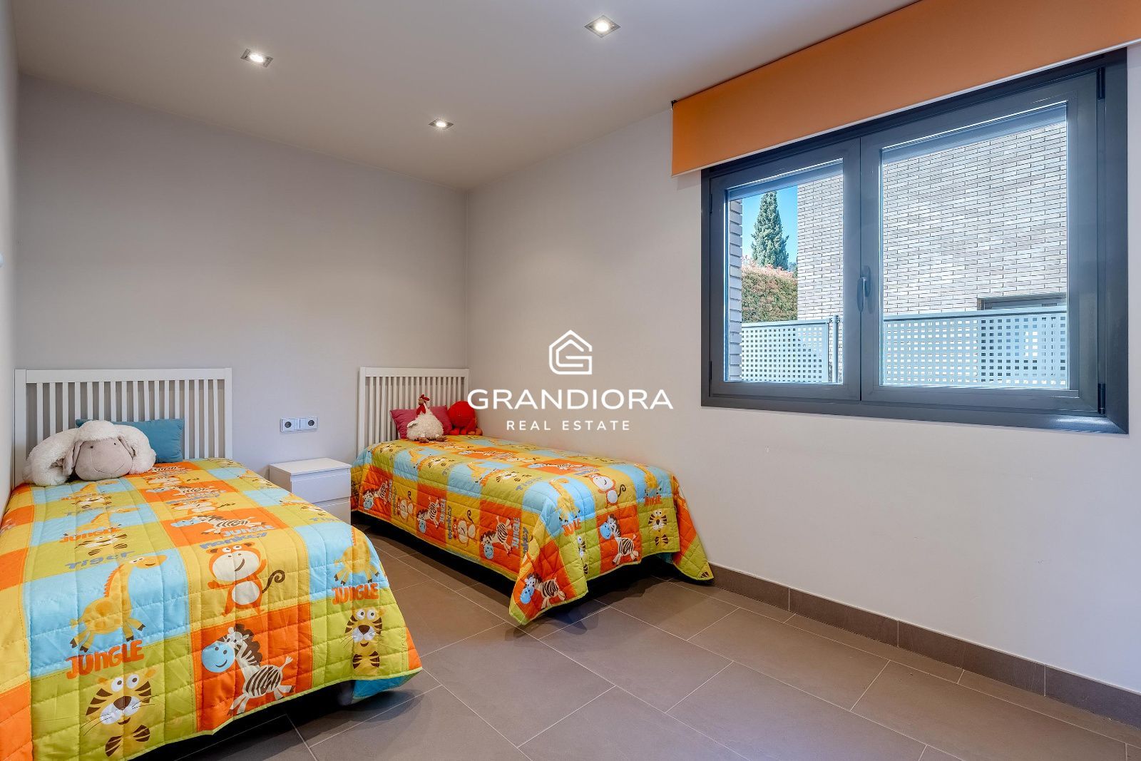 Su nuevo hogar familiar frente al golf de Vallromanes - Imagen 15