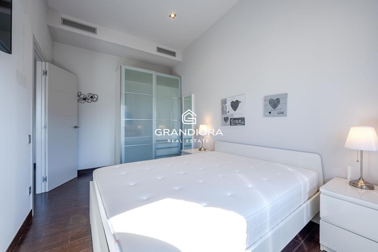 Su nuevo hogar familiar frente al golf de Vallromanes - Imagen 20