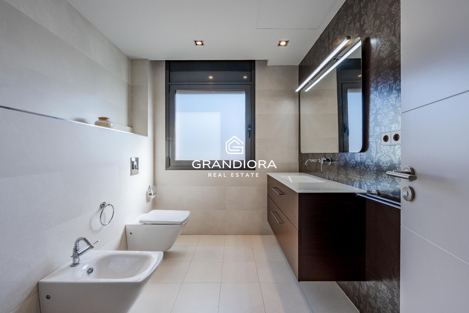 Su nuevo hogar familiar frente al golf de Vallromanes - Imagen 21