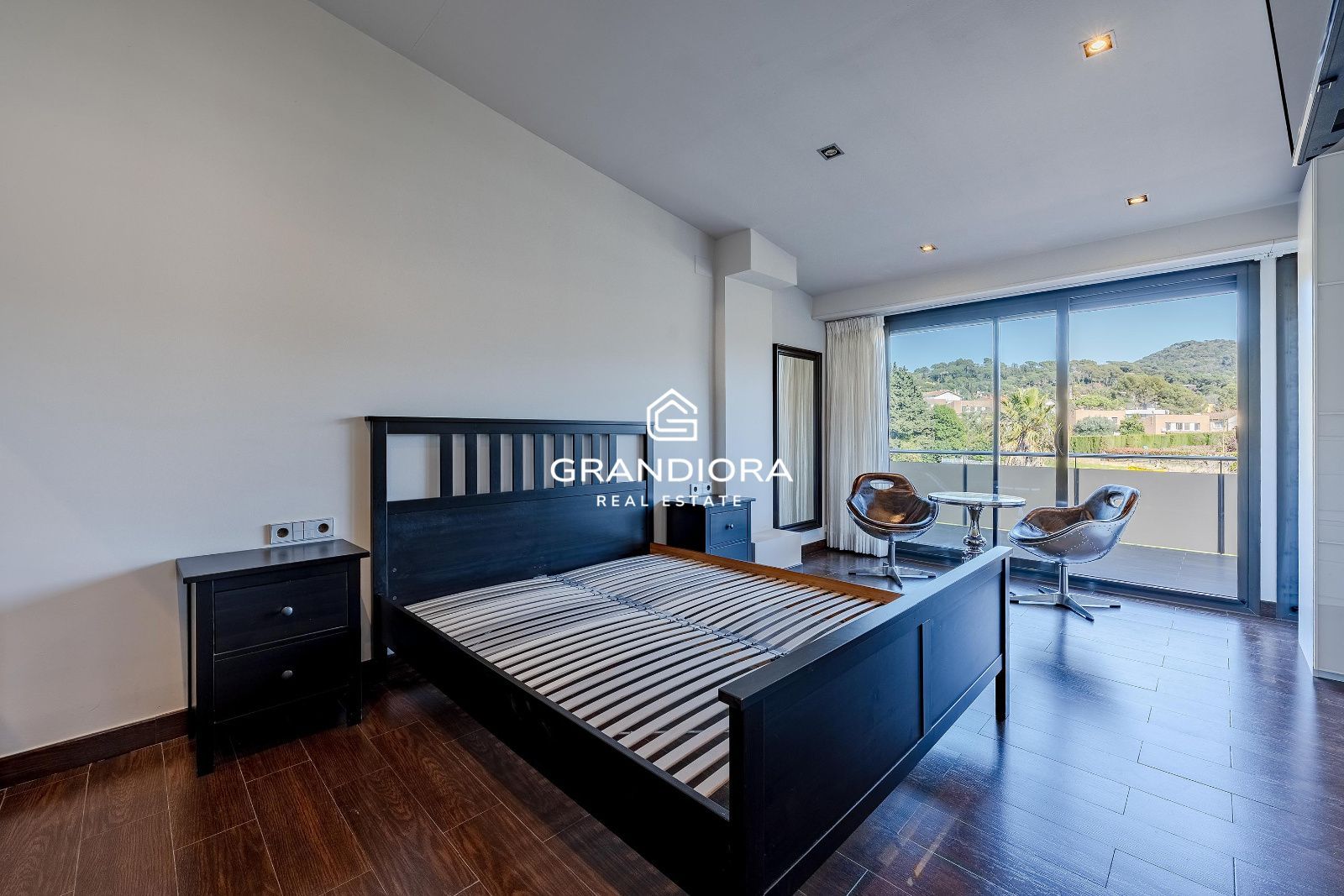 Su nuevo hogar familiar frente al golf de Vallromanes - Imagen 23