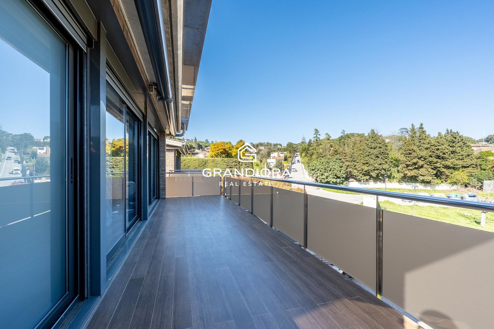 Su nuevo hogar familiar frente al golf de Vallromanes - Imagen 28