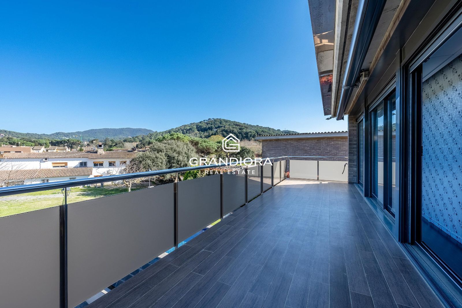 Su nuevo hogar familiar frente al golf de Vallromanes - Imagen 29