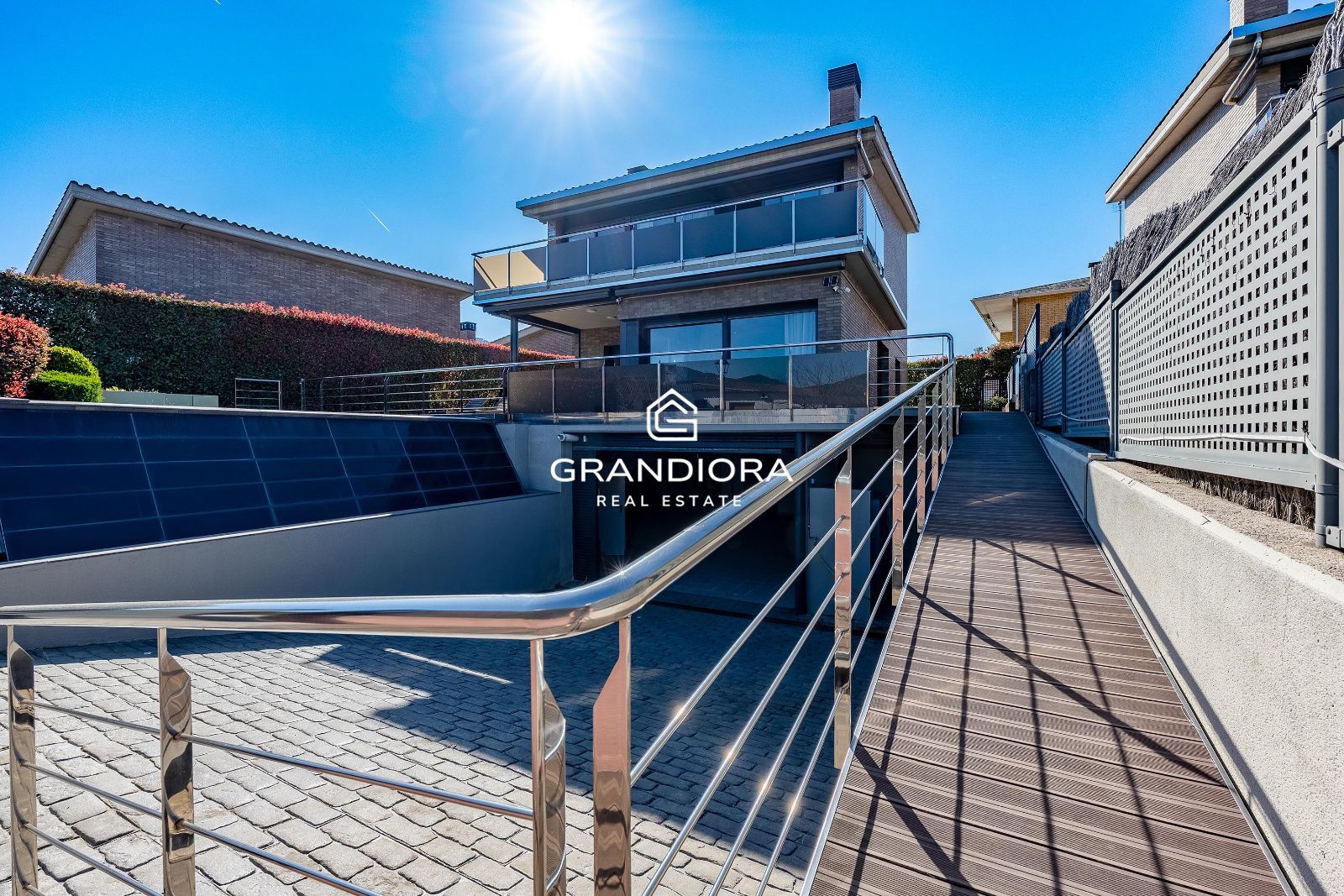 Su nuevo hogar familiar frente al golf de Vallromanes - Imagen 35