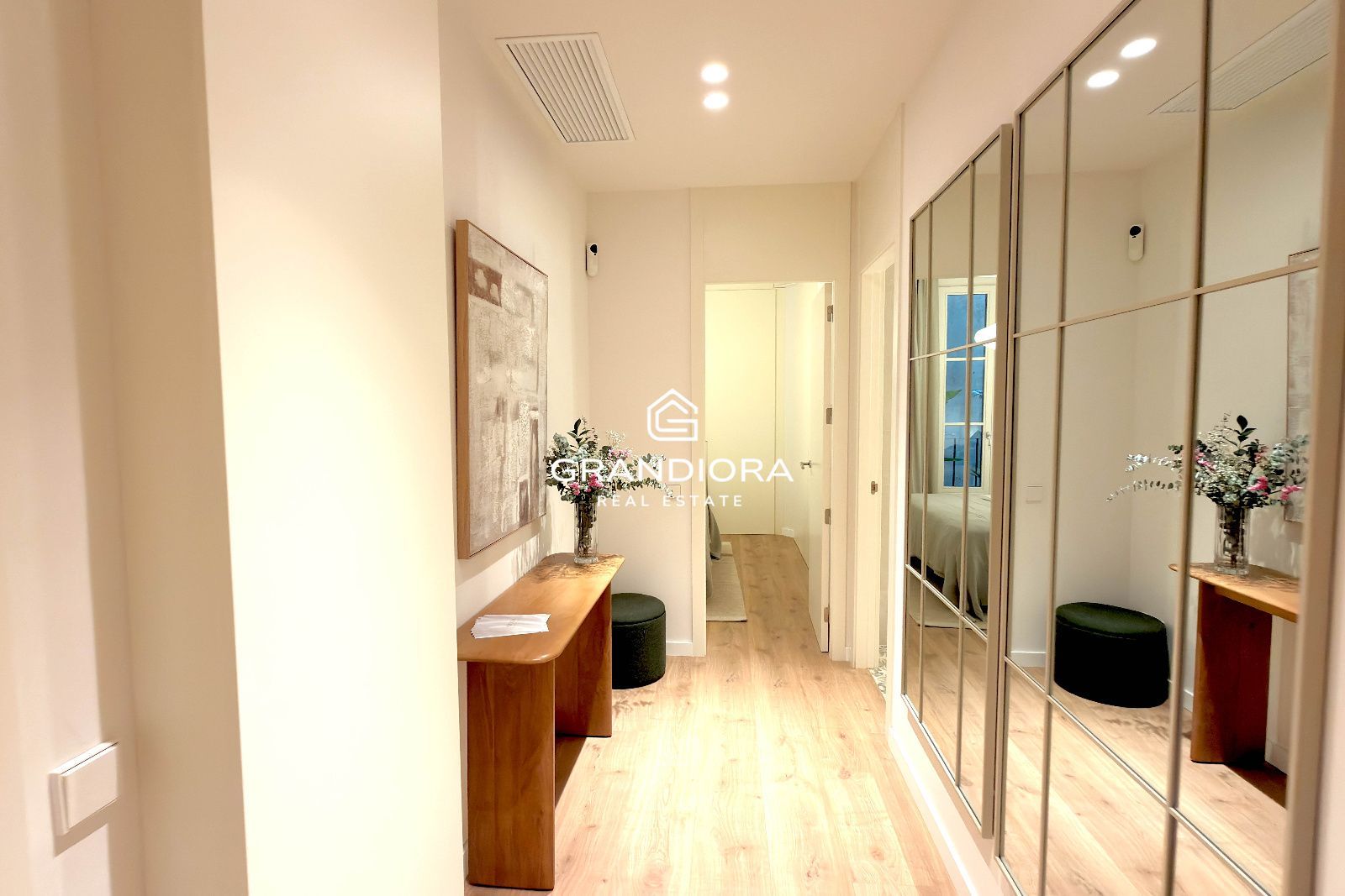 Piso reformado con terraza en Carrer Aribau – Centro de Barcelona - Imagen 19