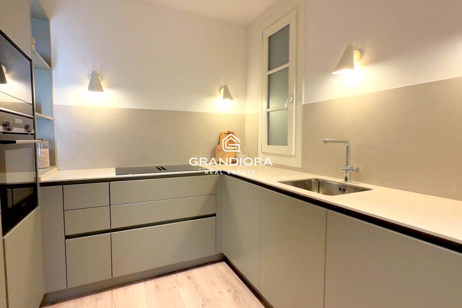 Piso reformado con terraza en Carrer Aribau – Centro de Barcelona - Imagen 33