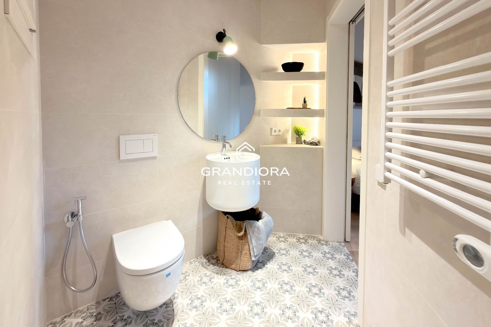 Piso reformado con terraza en Carrer Aribau – Centro de Barcelona - Imagen 25