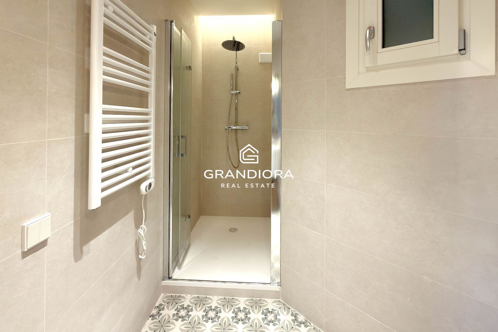 Piso reformado con terraza en Carrer Aribau – Centro de Barcelona - Imagen 31